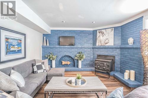 1330 Alexandra Avenue, Mississauga, ON - Indoor Photo Showing Living Room With Fireplace