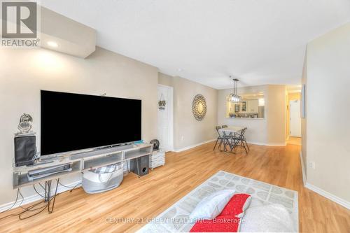 306 - 335 Webb Drive, Mississauga, ON - Indoor Photo Showing Living Room