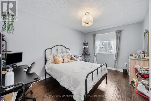 7144 Danton Promenade, Mississauga, ON - Indoor Photo Showing Bedroom