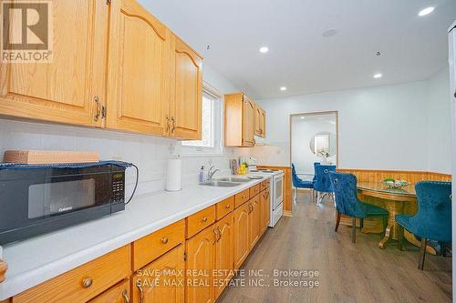 2 Geneva Crescent, Brampton, ON - Indoor Photo Showing Kitchen With Double Sink