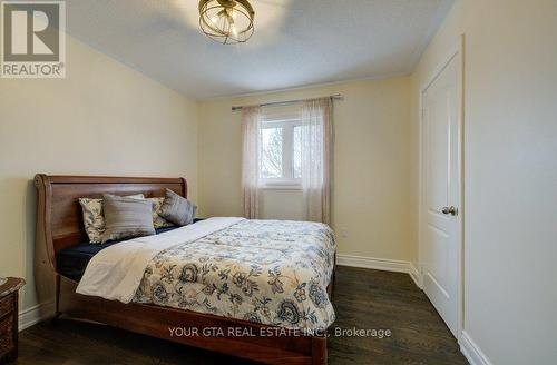 6361 Donway Drive, Mississauga, ON - Indoor Photo Showing Bedroom