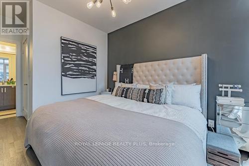 465 - 1575 Lakeshore Road W, Mississauga, ON - Indoor Photo Showing Bedroom