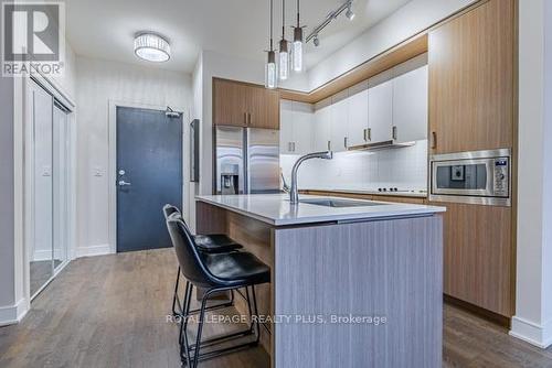 465 - 1575 Lakeshore Road W, Mississauga, ON - Indoor Photo Showing Kitchen