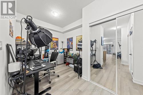 913 - 460 Dundas Street E, Hamilton, ON - Indoor Photo Showing Gym Room