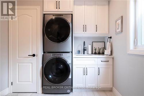 1621 Bayshire Drive, Oakville (1009 - Jc Joshua Creek), ON - Indoor Photo Showing Laundry Room