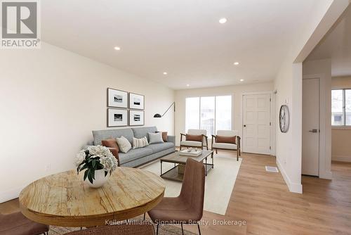 120 Beverly Street, Cambridge, ON - Indoor Photo Showing Living Room