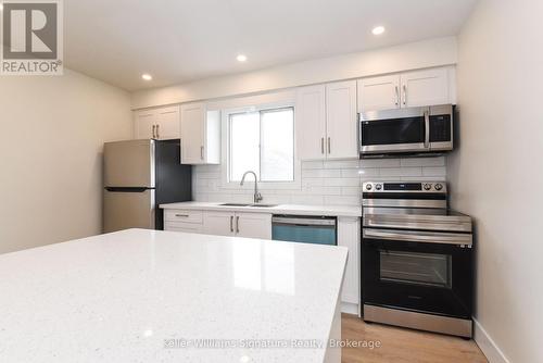 120 Beverly Street, Cambridge, ON - Indoor Photo Showing Kitchen