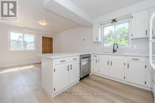 120 Beverly Street, Cambridge, ON - Indoor Photo Showing Kitchen