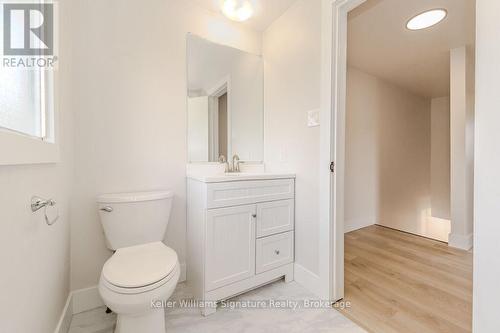 120 Beverly Street, Cambridge, ON - Indoor Photo Showing Bathroom