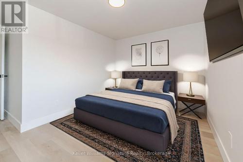 120 Beverly Street, Cambridge, ON - Indoor Photo Showing Bedroom