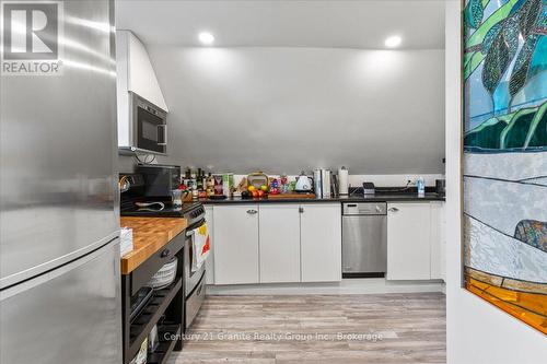 15 Newcastle Street, Minden Hills, ON - Indoor Photo Showing Kitchen