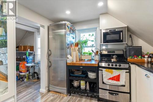 15 Newcastle Street, Minden Hills, ON - Indoor Photo Showing Kitchen