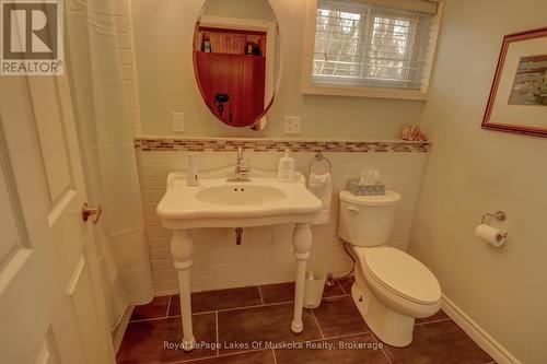 433 North Mary Lake Road, Huntsville (Brunel), ON - Indoor Photo Showing Bathroom