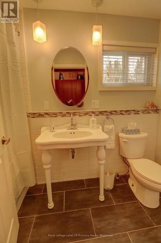 433 North Mary Lake Road, Huntsville (Brunel), ON - Indoor Photo Showing Bathroom