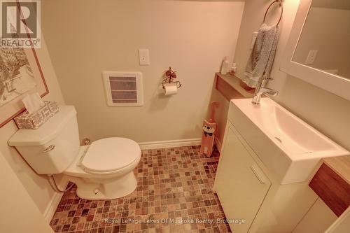 433 North Mary Lake Road, Huntsville (Brunel), ON - Indoor Photo Showing Bathroom