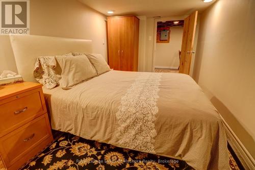 433 North Mary Lake Road, Huntsville (Brunel), ON - Indoor Photo Showing Bedroom