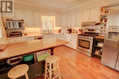 433 North Mary Lake Road, Huntsville (Brunel), ON - Indoor Photo Showing Kitchen