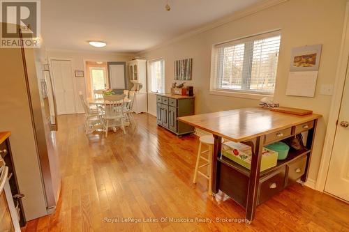 433 North Mary Lake Road, Huntsville (Brunel), ON - Indoor Photo Showing Dining Room