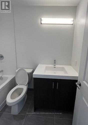 518 - 1010 Dundas Street E, Whitby, ON - Indoor Photo Showing Bathroom