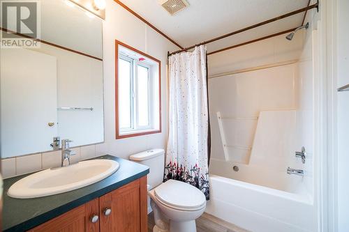 1675 Ladner Road, Kamloops, BC - Indoor Photo Showing Bathroom