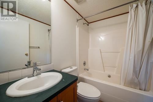 1675 Ladner Road, Kamloops, BC - Indoor Photo Showing Bathroom