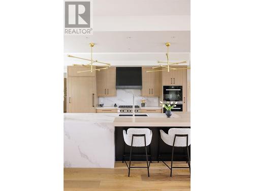 140 Oliver Place, Penticton, BC - Indoor Photo Showing Kitchen