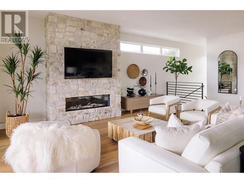 140 Oliver Place, Penticton, BC - Indoor Photo Showing Living Room With Fireplace