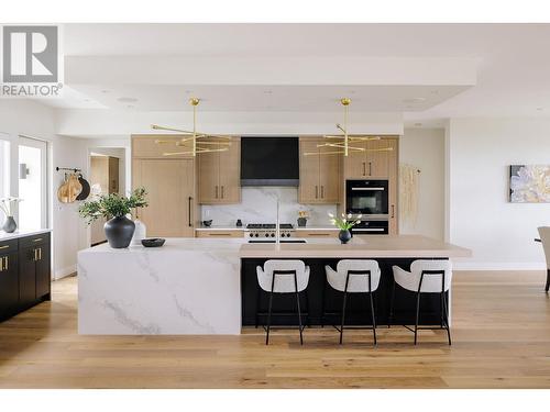 140 Oliver Place, Penticton, BC - Indoor Photo Showing Kitchen With Upgraded Kitchen