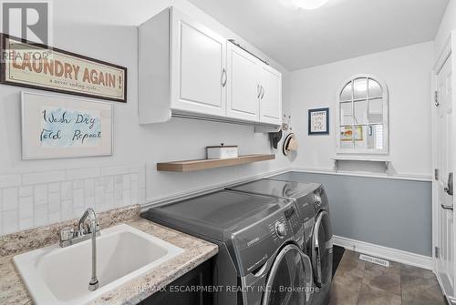 8 Burgundy Grove, Hamilton, ON - Indoor Photo Showing Laundry Room