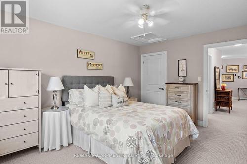 8 Burgundy Grove, Hamilton, ON - Indoor Photo Showing Bedroom