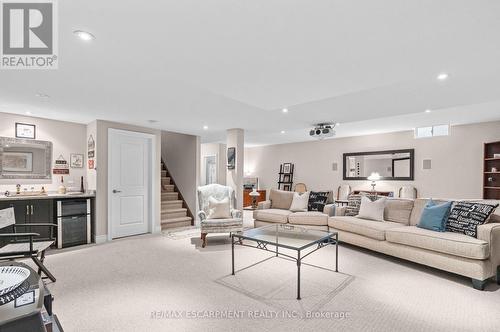 8 Burgundy Grove, Hamilton, ON - Indoor Photo Showing Living Room