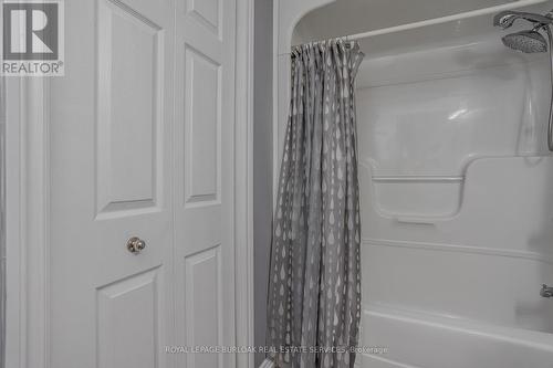 404 - 4015 Kilmer Drive, Burlington, ON - Indoor Photo Showing Bathroom