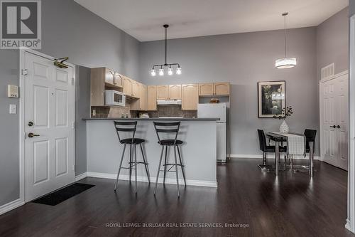 404 - 4015 Kilmer Drive, Burlington, ON - Indoor Photo Showing Kitchen