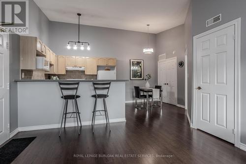 404 - 4015 Kilmer Drive, Burlington, ON - Indoor Photo Showing Kitchen