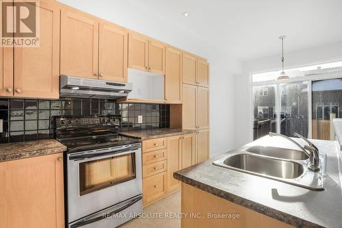 728 Nakina Way, Ottawa, ON - Indoor Photo Showing Kitchen With Double Sink