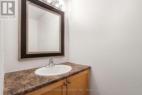 728 Nakina Way, Ottawa, ON - Indoor Photo Showing Bathroom