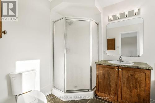 728 Nakina Way, Ottawa, ON - Indoor Photo Showing Bathroom