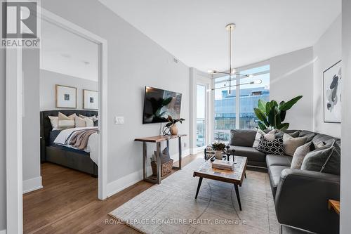 428 - 55 Merchants' Wharf, Toronto, ON - Indoor Photo Showing Living Room