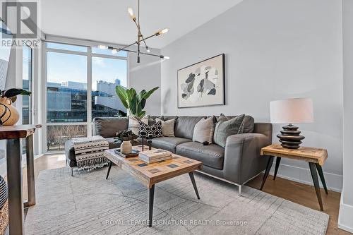 428 - 55 Merchants' Wharf, Toronto, ON - Indoor Photo Showing Living Room