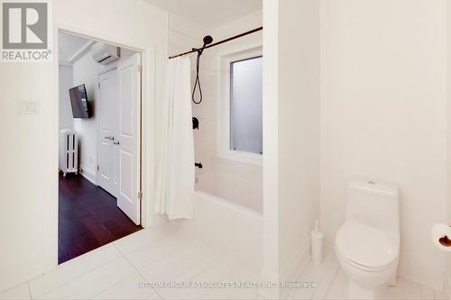 32 Appleton Avenue, Toronto, ON - Indoor Photo Showing Bathroom