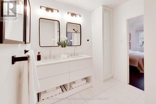 32 Appleton Avenue, Toronto, ON - Indoor Photo Showing Bathroom