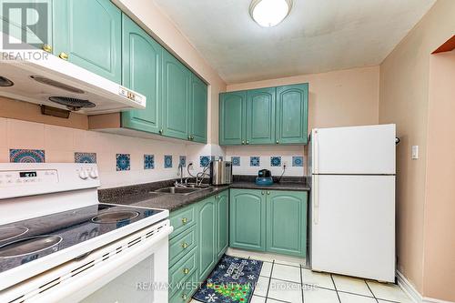 29 - 50 Blackwell Avenue N, Toronto, ON - Indoor Photo Showing Kitchen With Double Sink