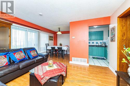 29 - 50 Blackwell Avenue N, Toronto, ON - Indoor Photo Showing Living Room