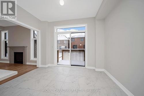 1327 Davis Loop, Innisfil, ON - Indoor Photo Showing Other Room