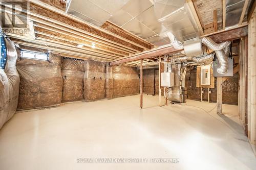 1327 Davis Loop, Innisfil, ON - Indoor Photo Showing Basement