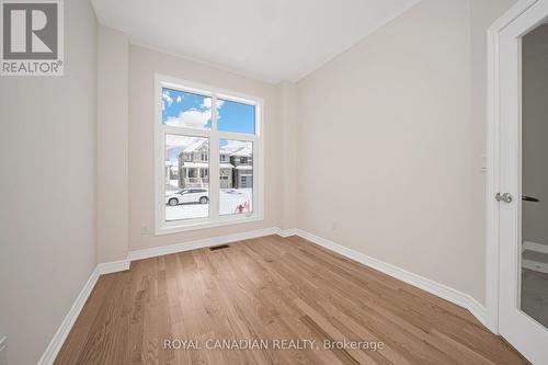 1327 Davis Loop, Innisfil, ON - Indoor Photo Showing Other Room