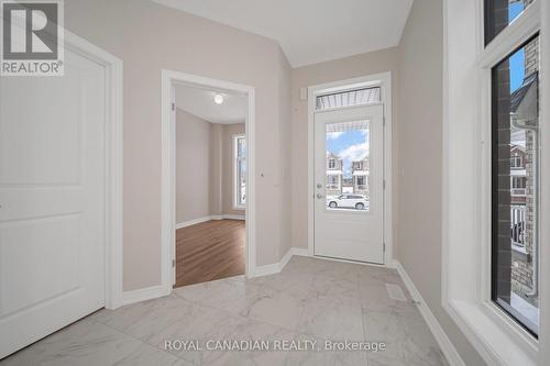 1327 Davis Loop, Innisfil, ON - Indoor Photo Showing Other Room