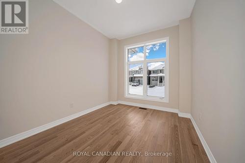 1327 Davis Loop, Innisfil, ON - Indoor Photo Showing Other Room