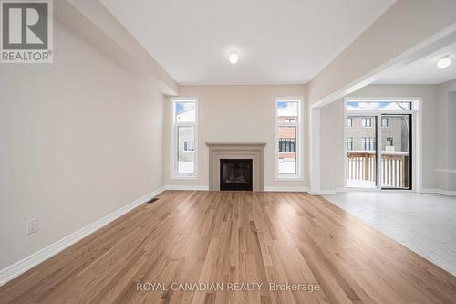 1327 Davis Loop, Innisfil, ON - Indoor Photo Showing Living Room With Fireplace