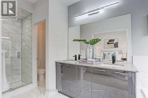 27 Mcgurran Lane, Richmond Hill, ON - Indoor Photo Showing Bathroom